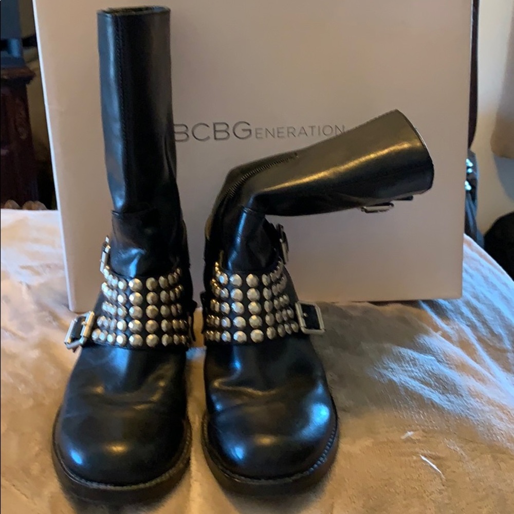 Boots - Picture 2 of 3